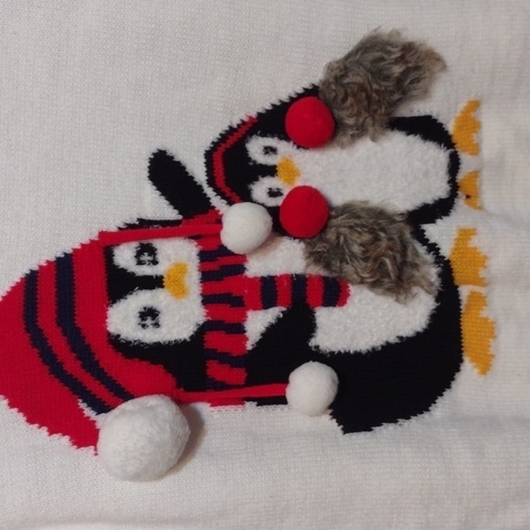 FOREVER 21 Cute Penguin Holiday Sweater size small - Picture 2 of 13